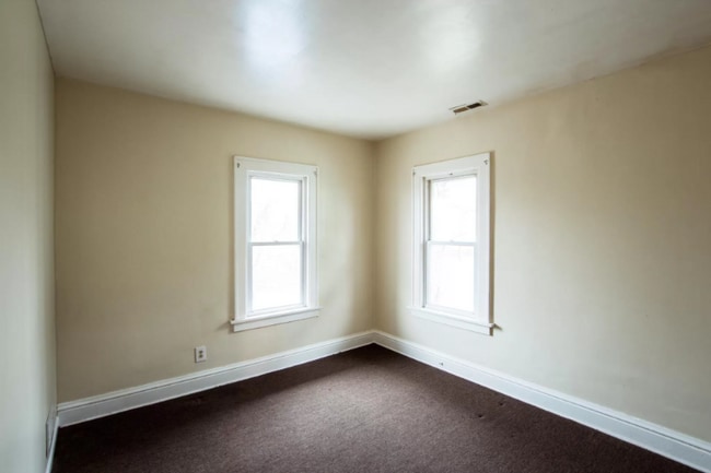 511 W Marion St unit 2, Joliet, IL 60436 - photo 5
