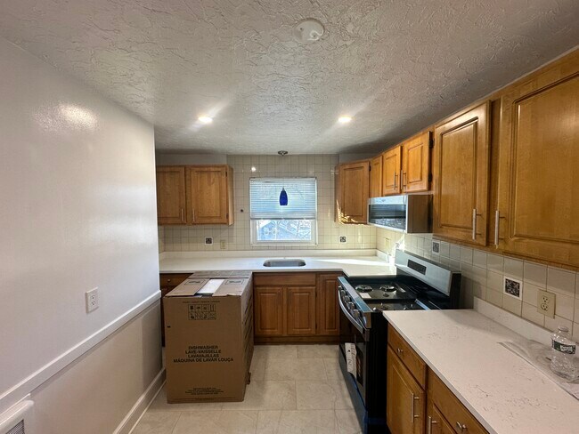 5 Bishop Rd unit 4, Quincy, MA 02170 - photo 6