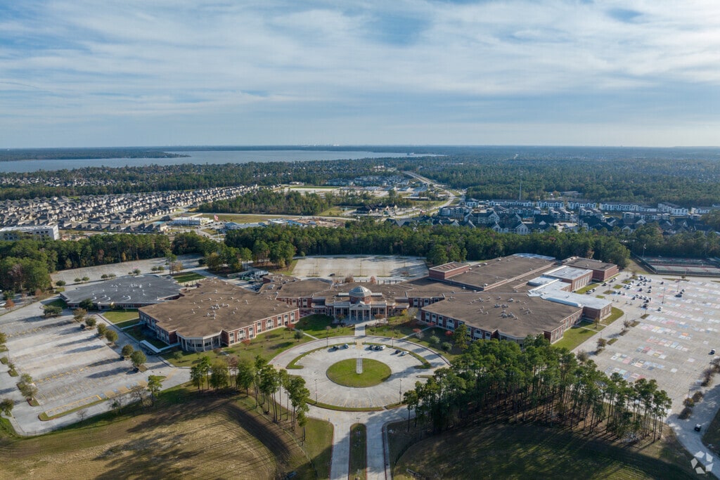Atascocita High School empowers minds to think beyond boundaries.