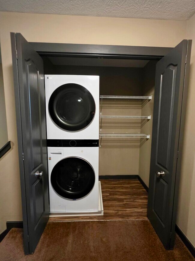 117 N Howard St, Akron, OH 44308 - photo 7