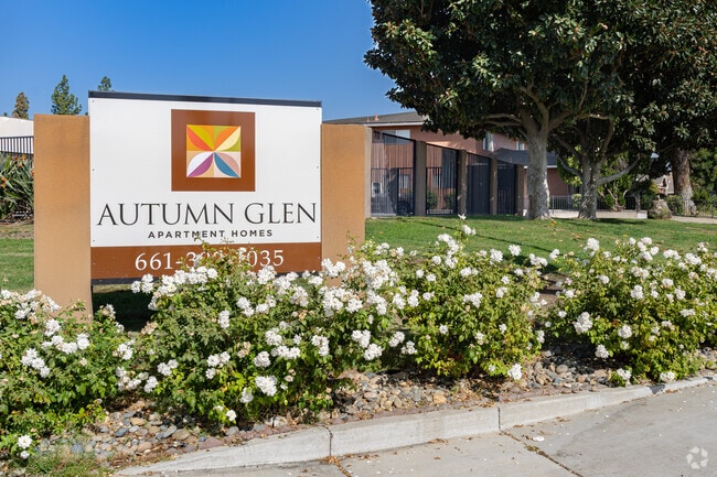 Highland Knolls has a number of apartment options including Autumn Glen.