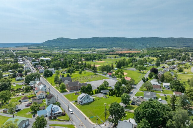 Saint Thomas is home to about 6,000 residents and is close to bigger cities like Chambersburg and Hagerstown far enough to offer privacy and a sense of seclusion.