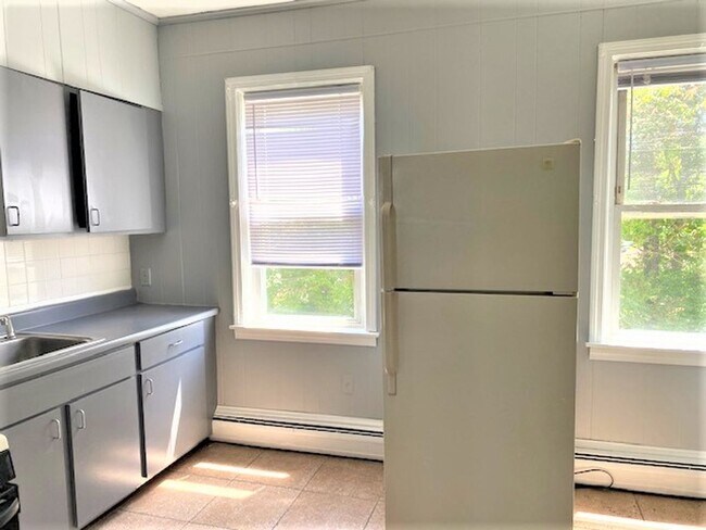 74 Veazie St unit 2, Providence, RI 02908 - photo 4