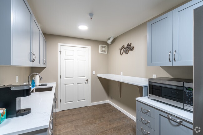 Lakeside Place Apartments, Bend, OR 97703 - photo 6