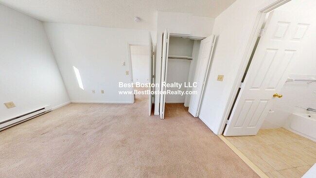 216 Revere Beach Pkwy unit 4A, Chelsea, MA 02150 - photo 6
