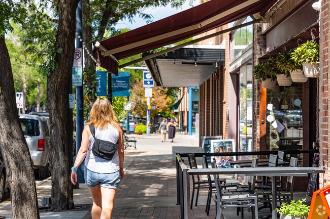Business District's walkable Main Street has plenty of retail options.