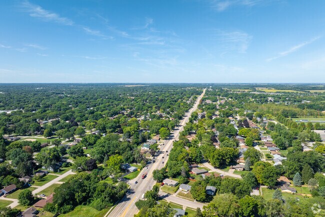 Halsted Road is an established neighborhood 4 miles north of downtown Rockford.