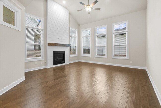 550 Pilgrim Mill Rd unit 36465647, Cumming, GA 30040 - photo 2