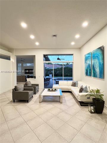 3806 Oak Ridge Cir, Weston, FL 33331 - photo 2