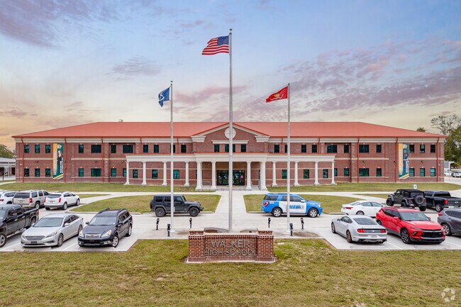 Walker High School has a student to teacher ratio of 22 to 1.