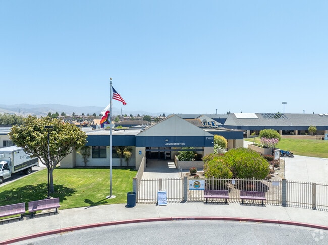 Everett Alvarez High offers vibrant community in Salinas.