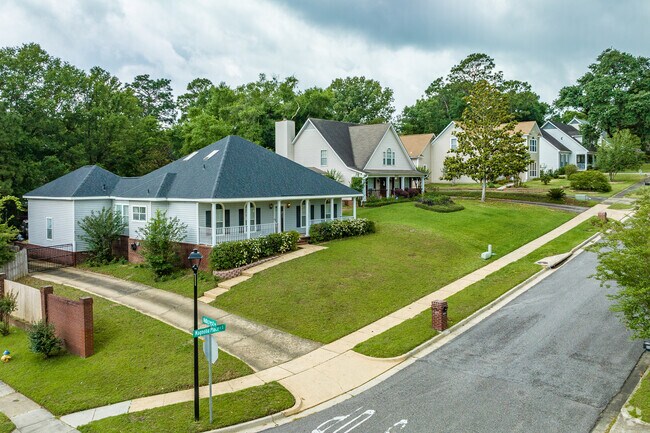 Homes in Rolling Acres are often found on the sloping sides of gentle hills and tend to have larger lots than many houses in the city.