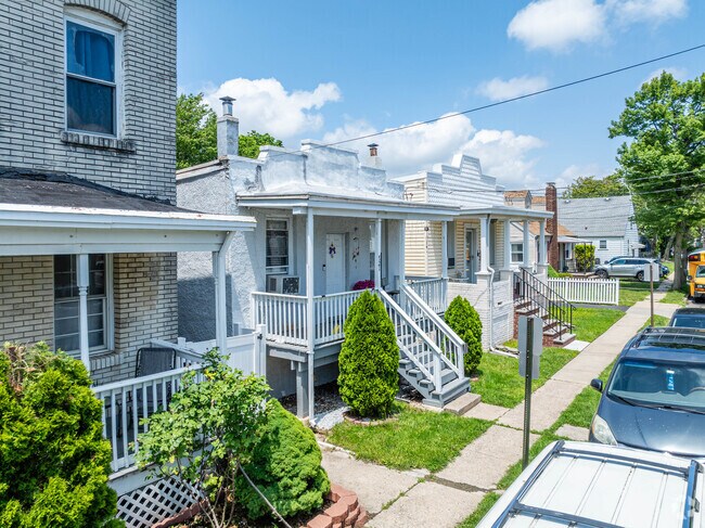 Most houses in Chickentown are workers' cottages dating from the 1900s.