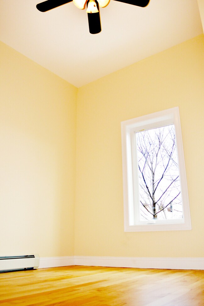 8 Haswell St unit 1, Burlington, VT 05401 - photo 2