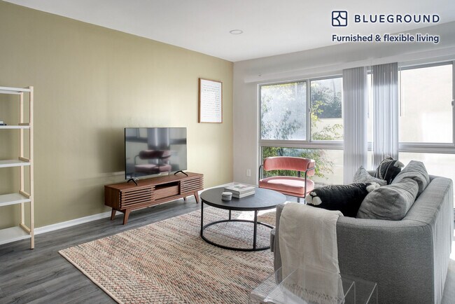 170 N Crescent Dr unit FL2-ID1032, Beverly Hills, CA 90210 - photo 2