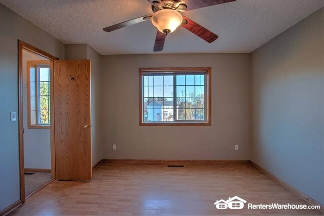 109 19th Ave SE, Cambridge, MN 55008 - photo 5