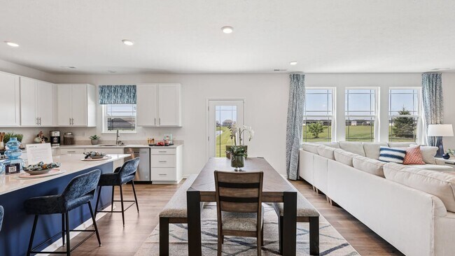 141 Ames Dr, Whiteland, IN 46184 - photo 5