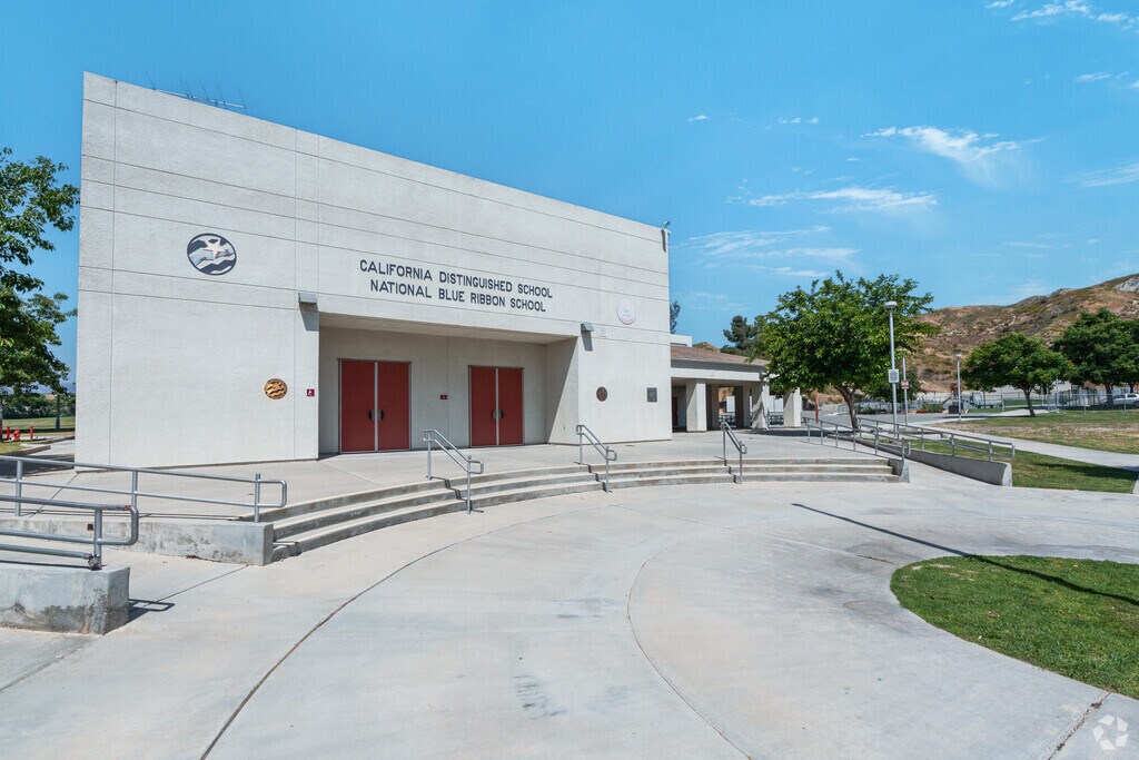 Mint Canyon Community Elementary School in Canyon Country is a California Distinguished School.
