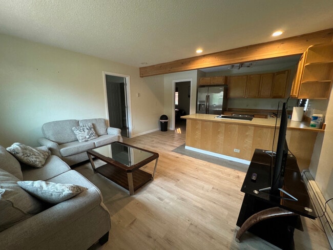 1316 Joyce Dr unit B, Fairbanks, AK 99701 - photo 2