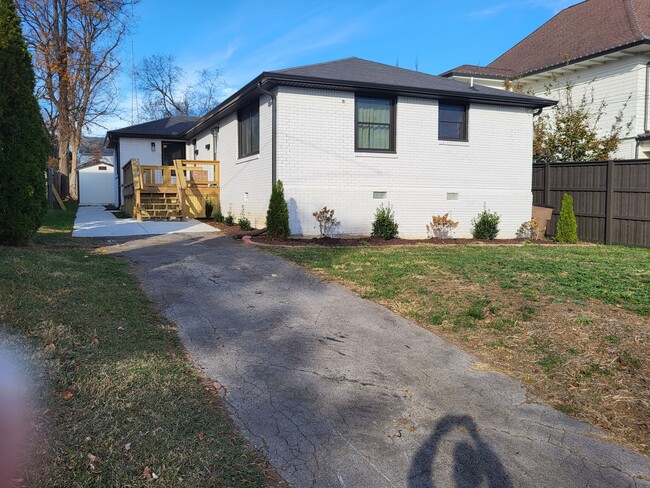 1512A Sweetbriar Ave unit A, Nashville, TN 37212 - photo 3