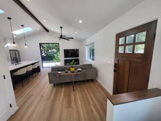 409 N Rancho Rd, Thousand Oaks, CA 91362