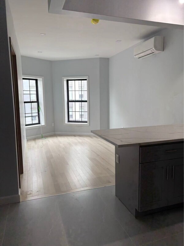 546 Van Buren St, Brooklyn, NY 11221