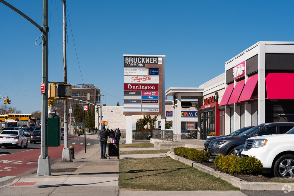 Neighborhood_Soundview_01_061623