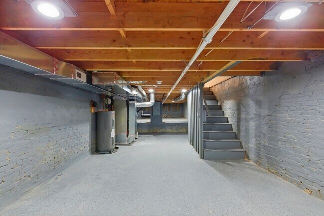 2215 E Biddle St, Baltimore, MD 21213 - photo 6