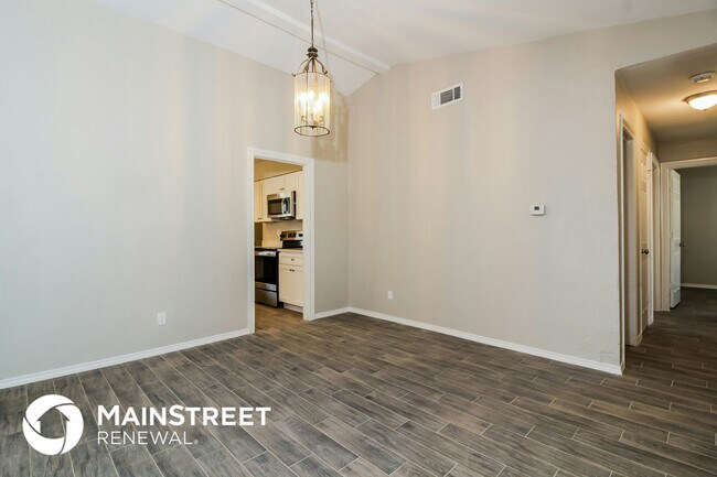 1638 Chisolm Trail, Lewisville, TX 75077 - photo 5