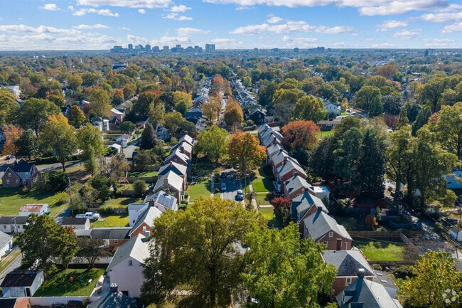 Ginter Park homes are only minutes from downtown.
