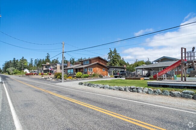 A row of Bay View homes overlooking the bay.