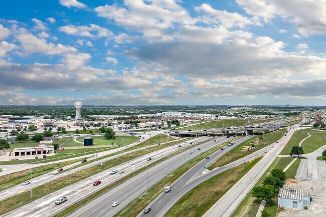 Sansom Park sits on the intersection of Interstate 820 and Jacksboro Highway.