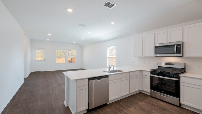 12202 Pike Bend, Mustang Ridge, TX 78610 - photo 3