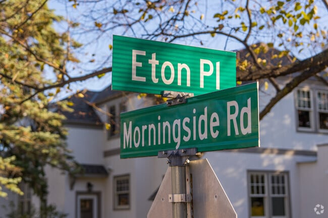 Morningside Rd runs through the middle of the neighborhood.