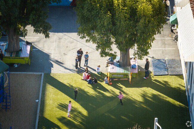 Larchmont Charter School has 4 campuses in Los Angeles