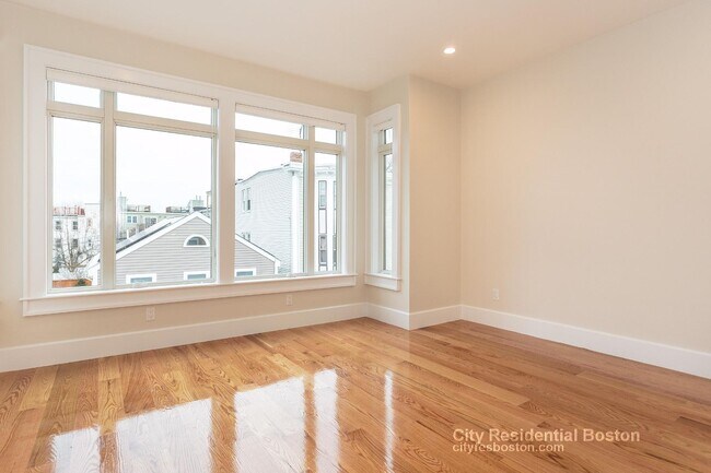 17 Vinton St unit 3, Boston, MA 02127 - photo 4