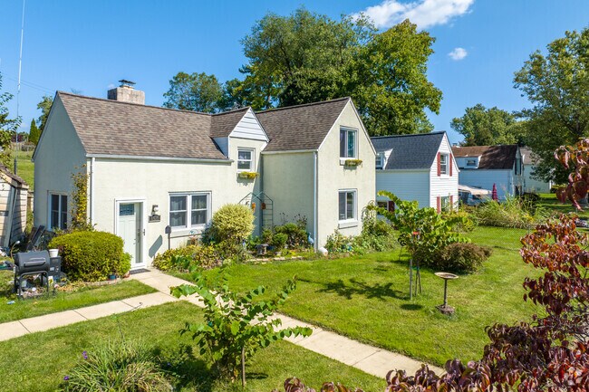 From design to detail, Woodlawn’s homes are as unique as the people who live there.