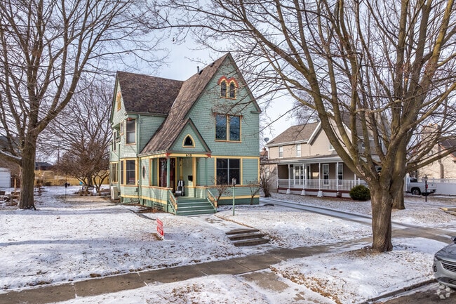 Manitowoc has many beutiful older homes like this Victorian.