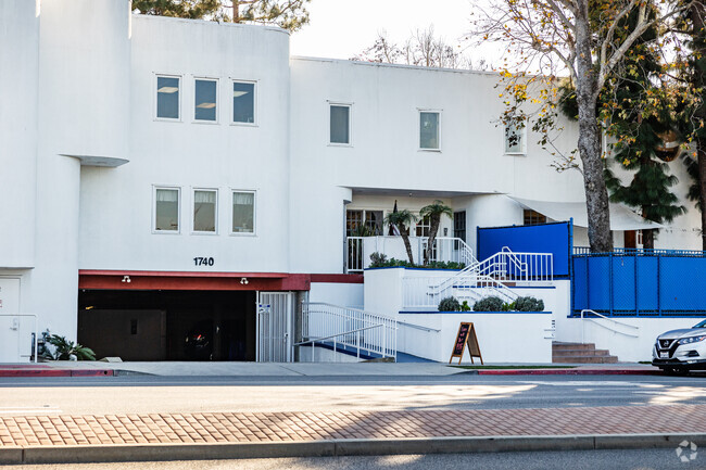 A handicap accessible ramp is available at the entrance of Manhattan Academy in Manhattan Beach.