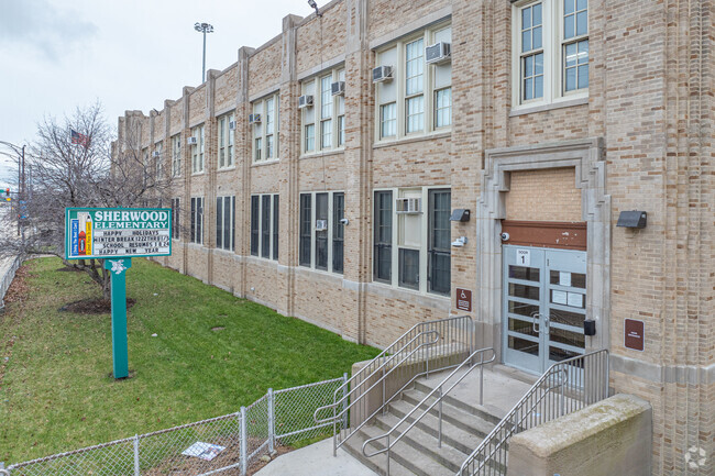 Sherwood Elementary School offers courses in Reading and Math.