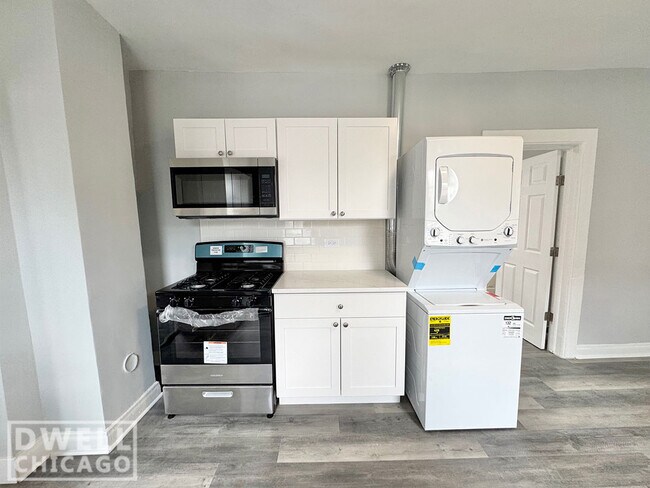 1546 W Walton St unit 1, Chicago, IL 60642 - photo 4