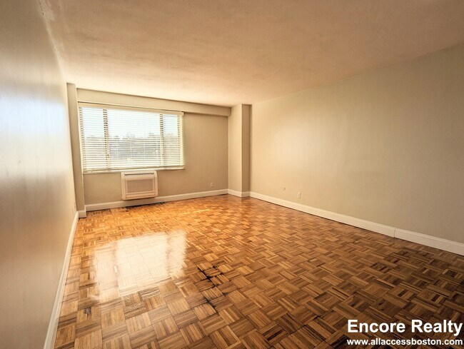 1530 Beacon St unit 1107, Brookline, MA 02446 - photo 2