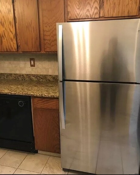 215 Rachel Ct unit 215, Franklin Park, NJ 08823 - photo 5