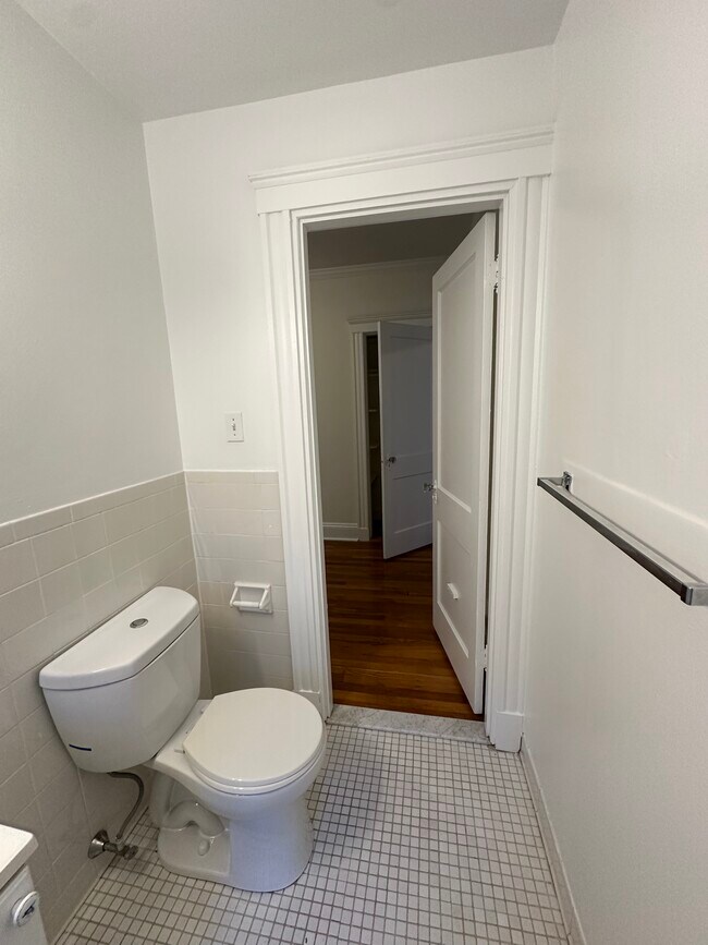 23 Wendell St unit 12, Cambridge, MA 02138 - photo 6
