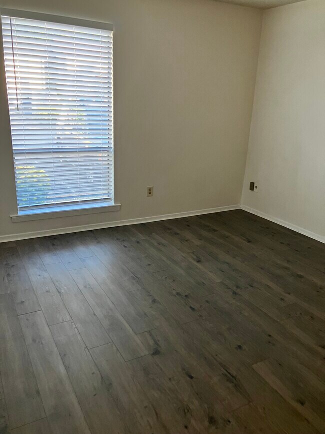 2817 Los Gatos Ct unit 1, Memphis, TN 38115 - photo 5