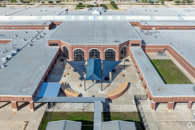 Cypress Ranch High School provides an outdoor seating area for enjoying fresh air.