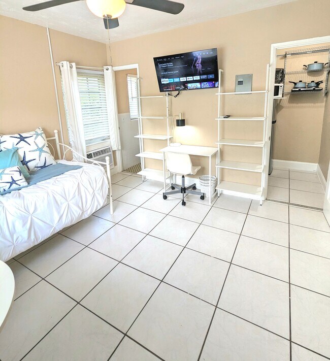 1736 Dewey St unit A, Hollywood, FL 33020 - photo 5