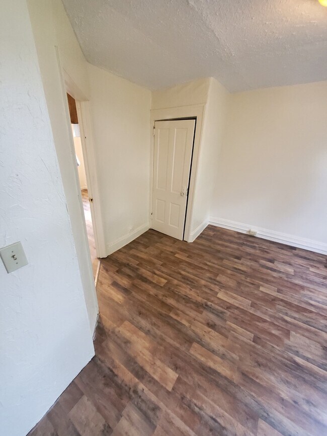 370 Cole Ave unit 1, Akron, OH 44301 - photo 4