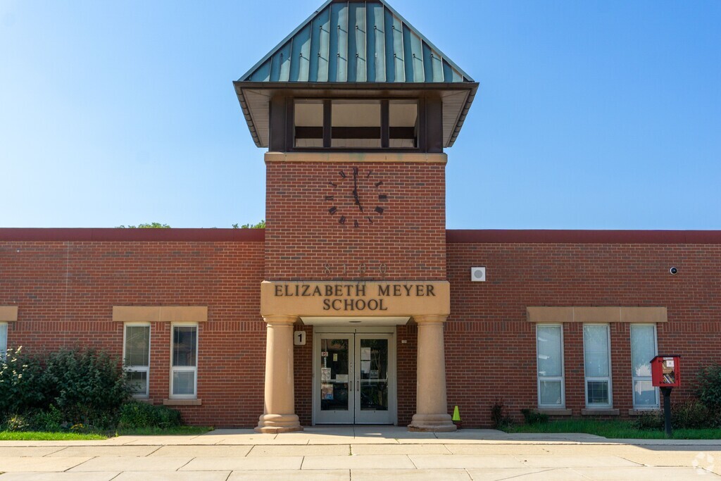 Elizabeth Meyer School serves students in the Southeast Skokie community.