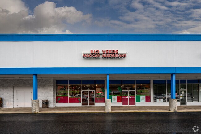 Woodburn residents can walk to nearby Rio Verde restaurant for Mexican food.